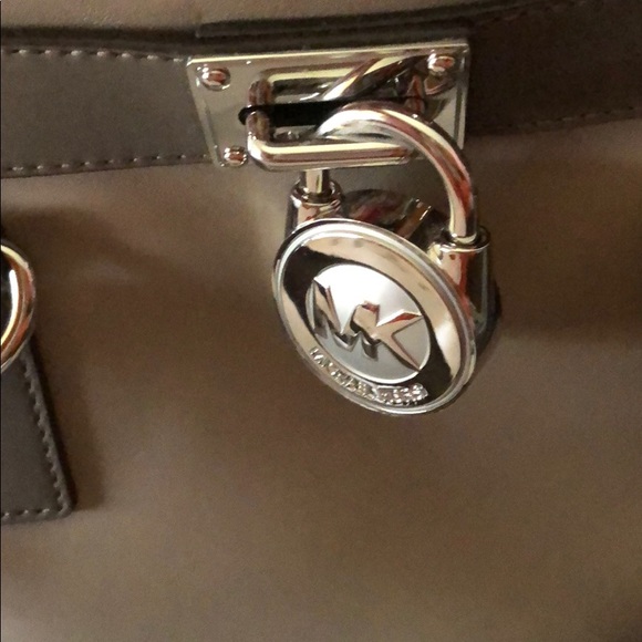 Purse - Picture 2 of 7